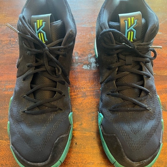 Nike Kyrie 4 Men US 12 943806-401 Dark Obsidian Blue Navy Basketball Shoes D7 - Picture 2 of 16